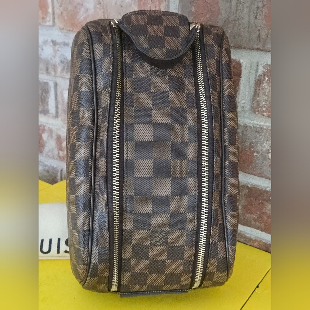 Authentic LOUIS VUITTON King Size Dopp Kit Toiletry Pouch